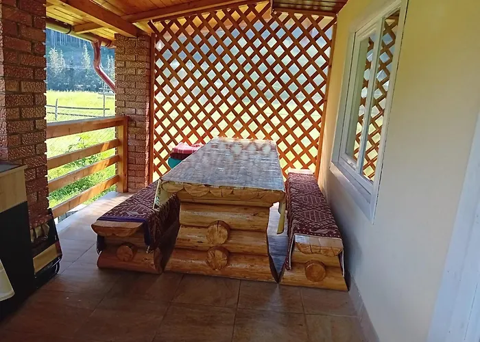 Cabanute Pitoresti Poiana Largului