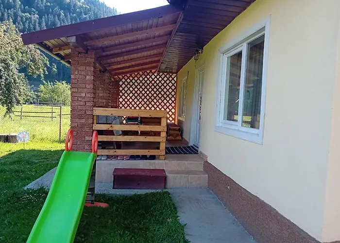 Cabanute Pitoresti Poiana Largului