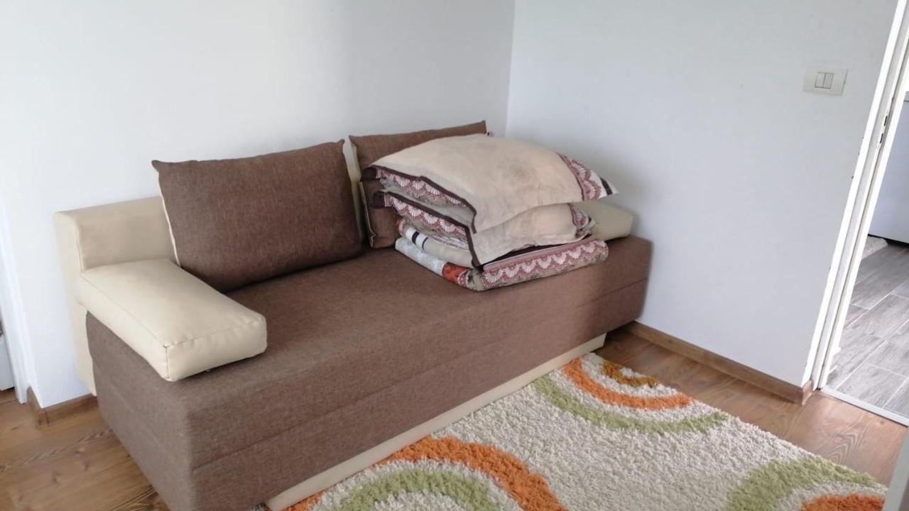 Cabanute Pitoresti Poiana Largului Holiday home Poiana Teiului