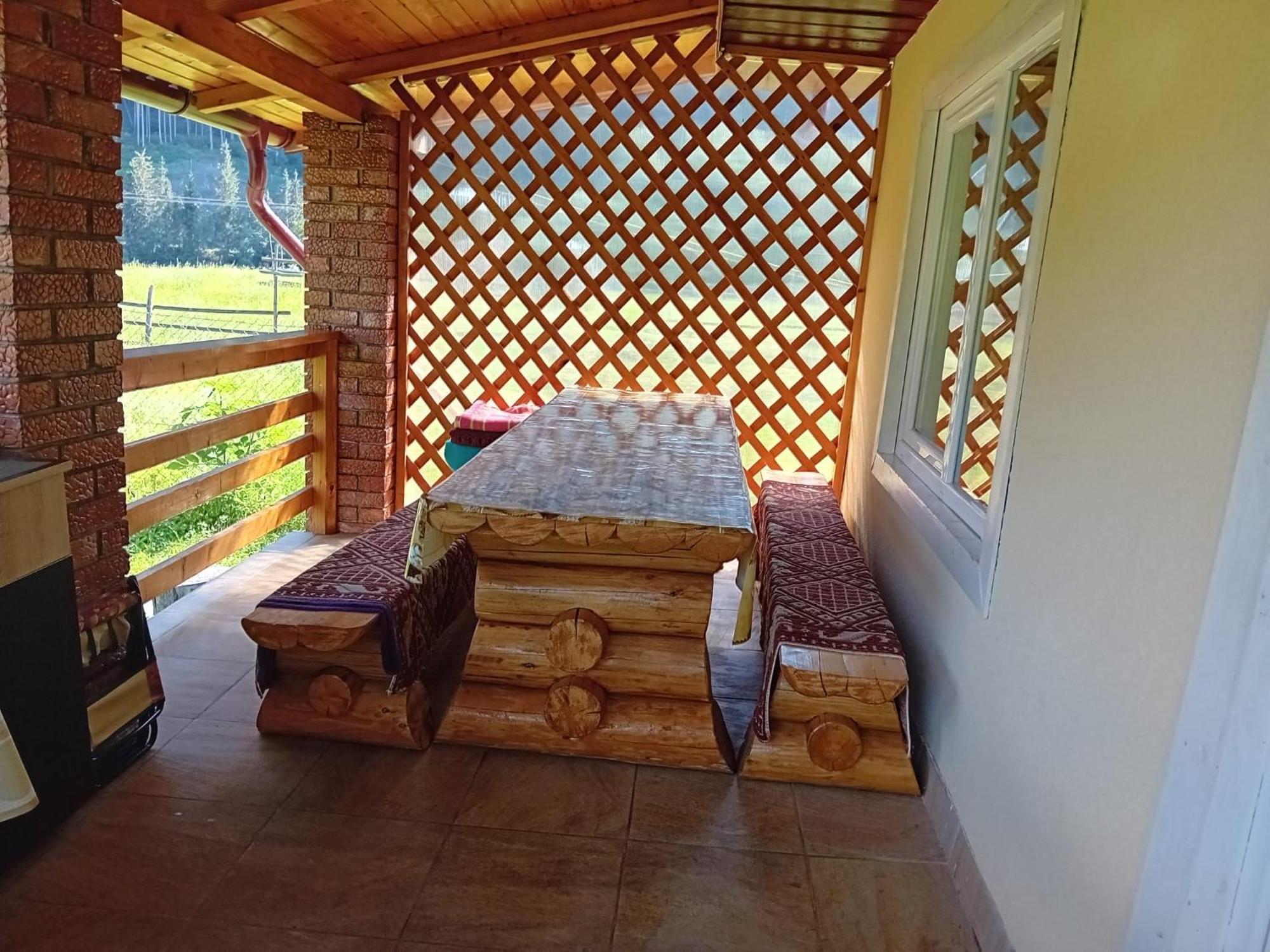 Cabanute Pitoresti Poiana Largului Holiday home *