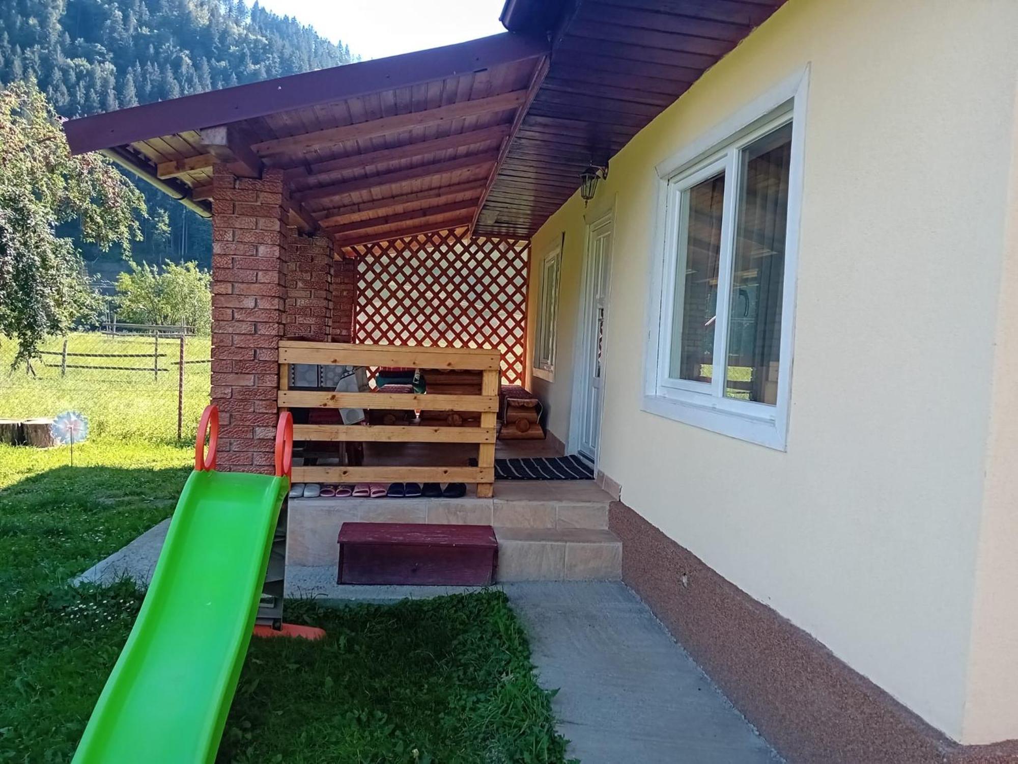 Cabanute Pitoresti Poiana Largului Holiday home Poiana Teiului